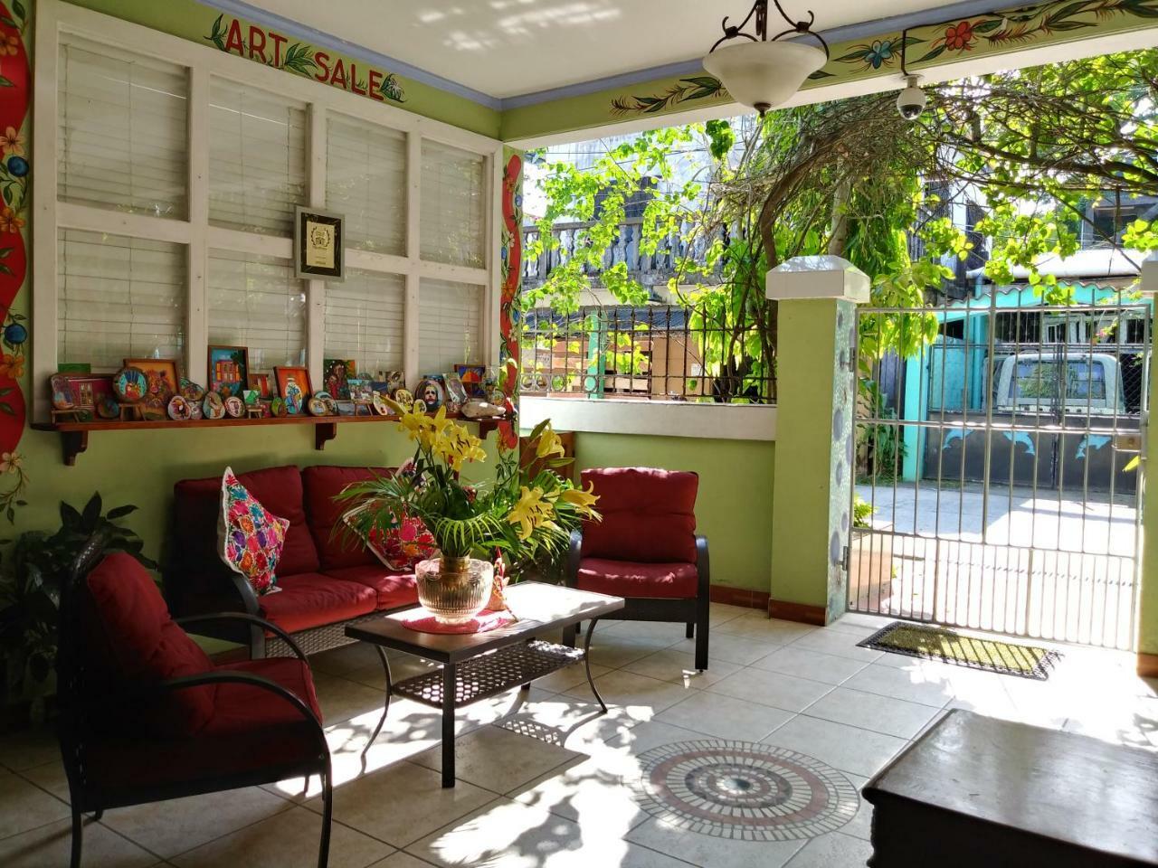 Hotel El Delfin Lívingston المظهر الخارجي الصورة
