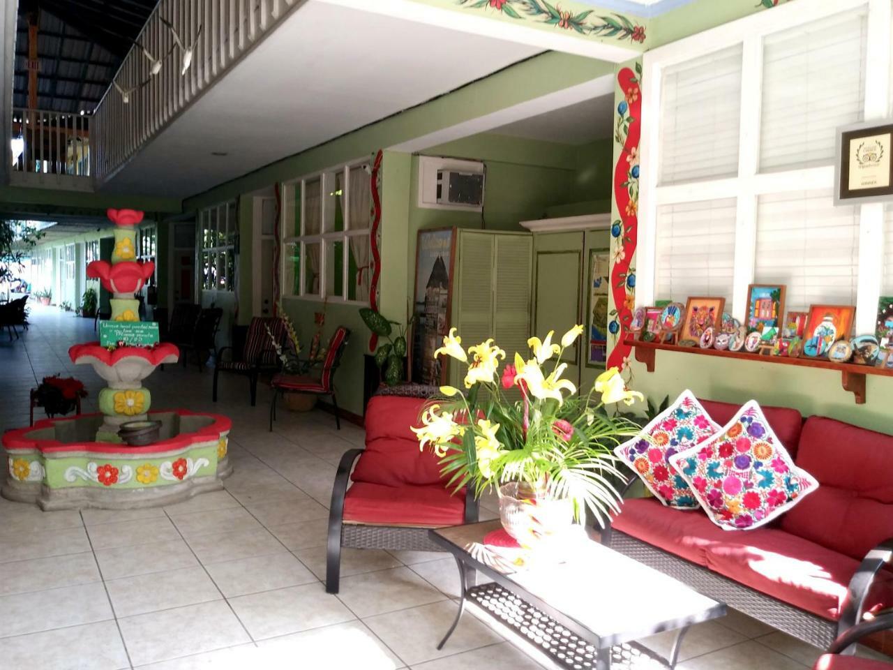 Hotel El Delfin Lívingston المظهر الخارجي الصورة