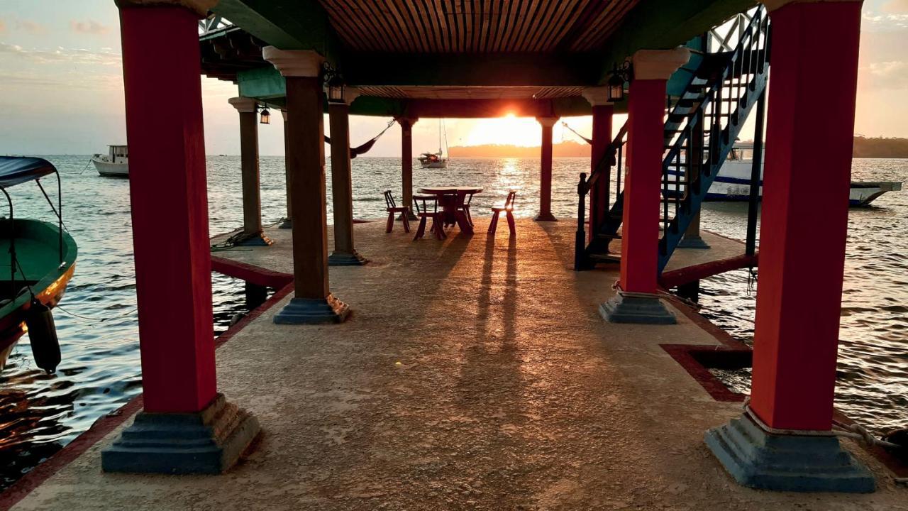 Hotel El Delfin Lívingston المظهر الخارجي الصورة